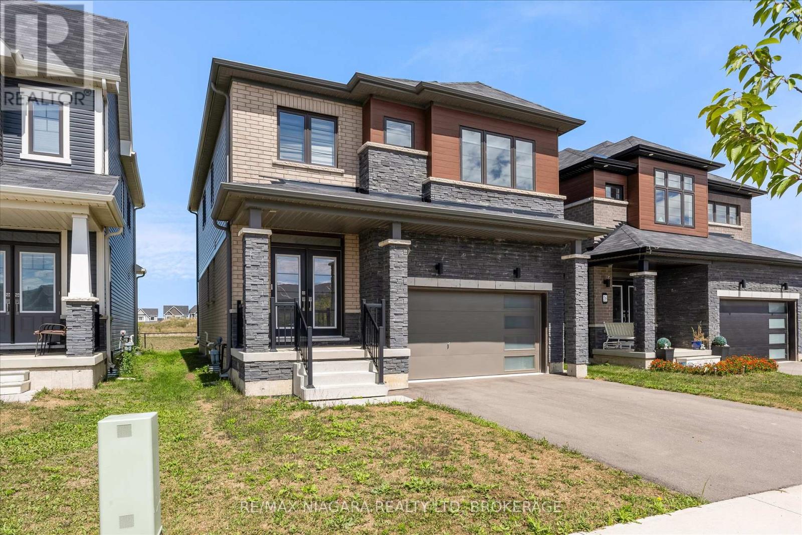 22 Peach St, Thorold, ON L2E 6S4