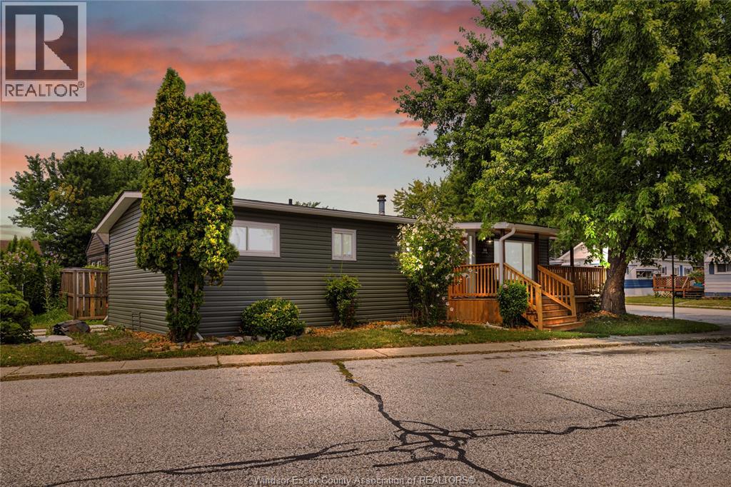 141 Paula Cres, Lakeshore, ON N8N 2V5