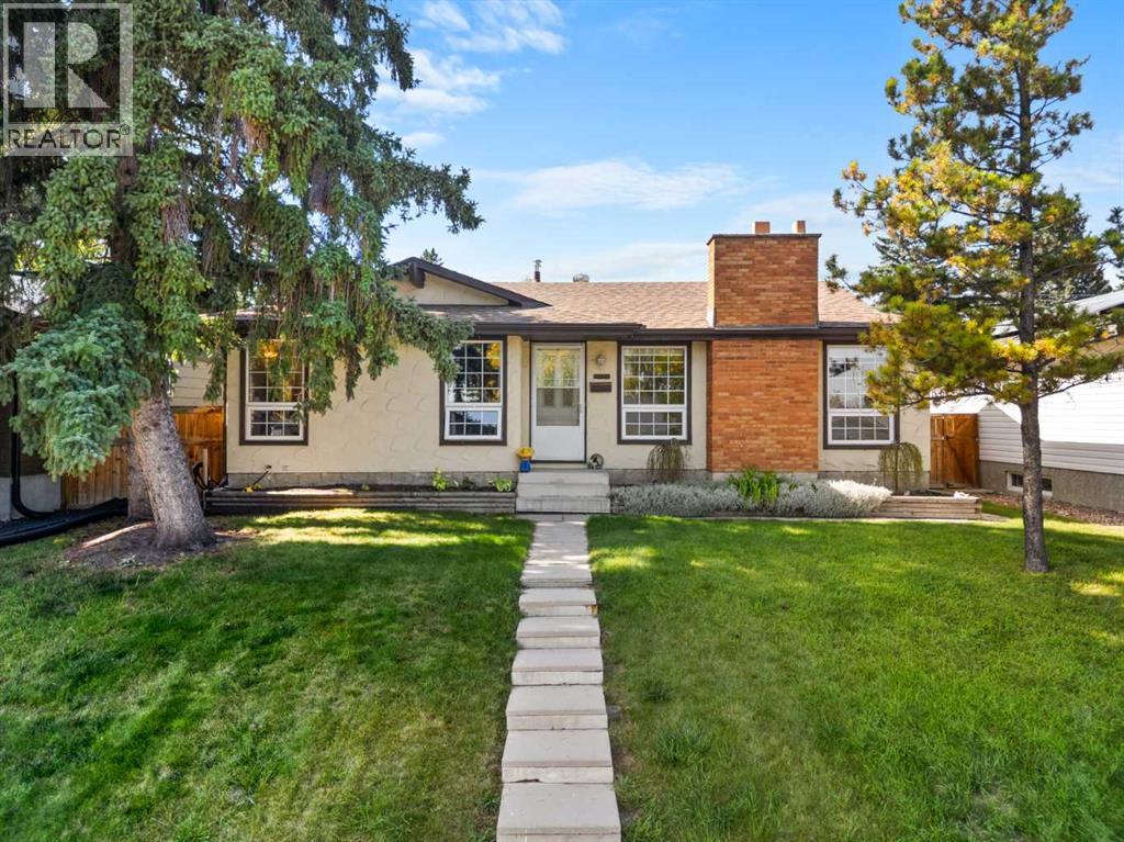 12031 Candiac Rd SW, Calgary, AB T2W 1L1