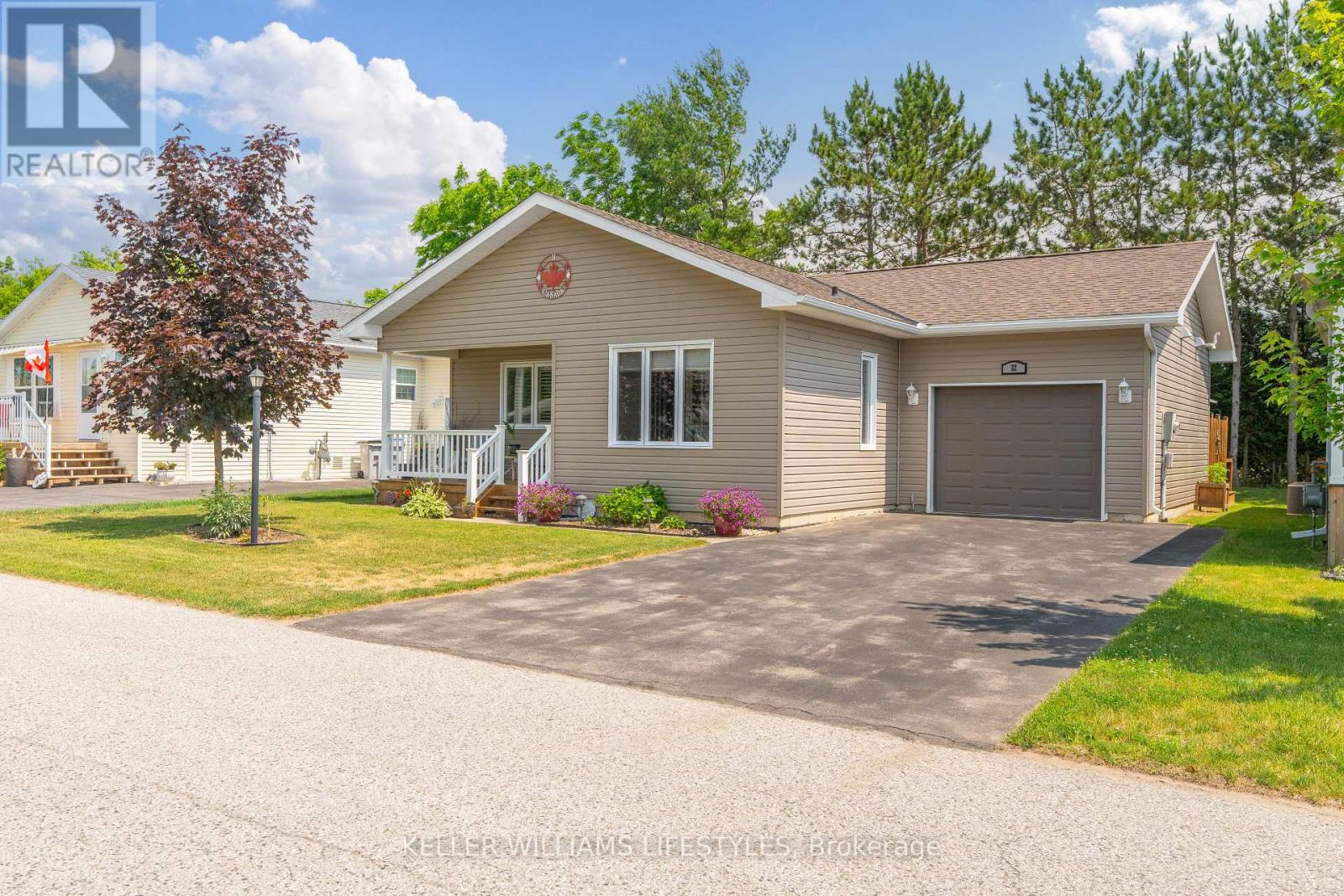 32 Bond St, Strathroy-Caradoc, ON N7G 0C5