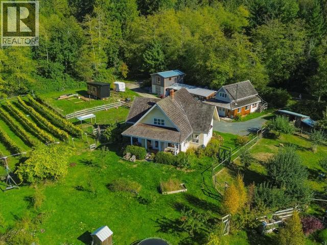 6701 Mcmahon Ave, Powell River, BC V8A 4W2