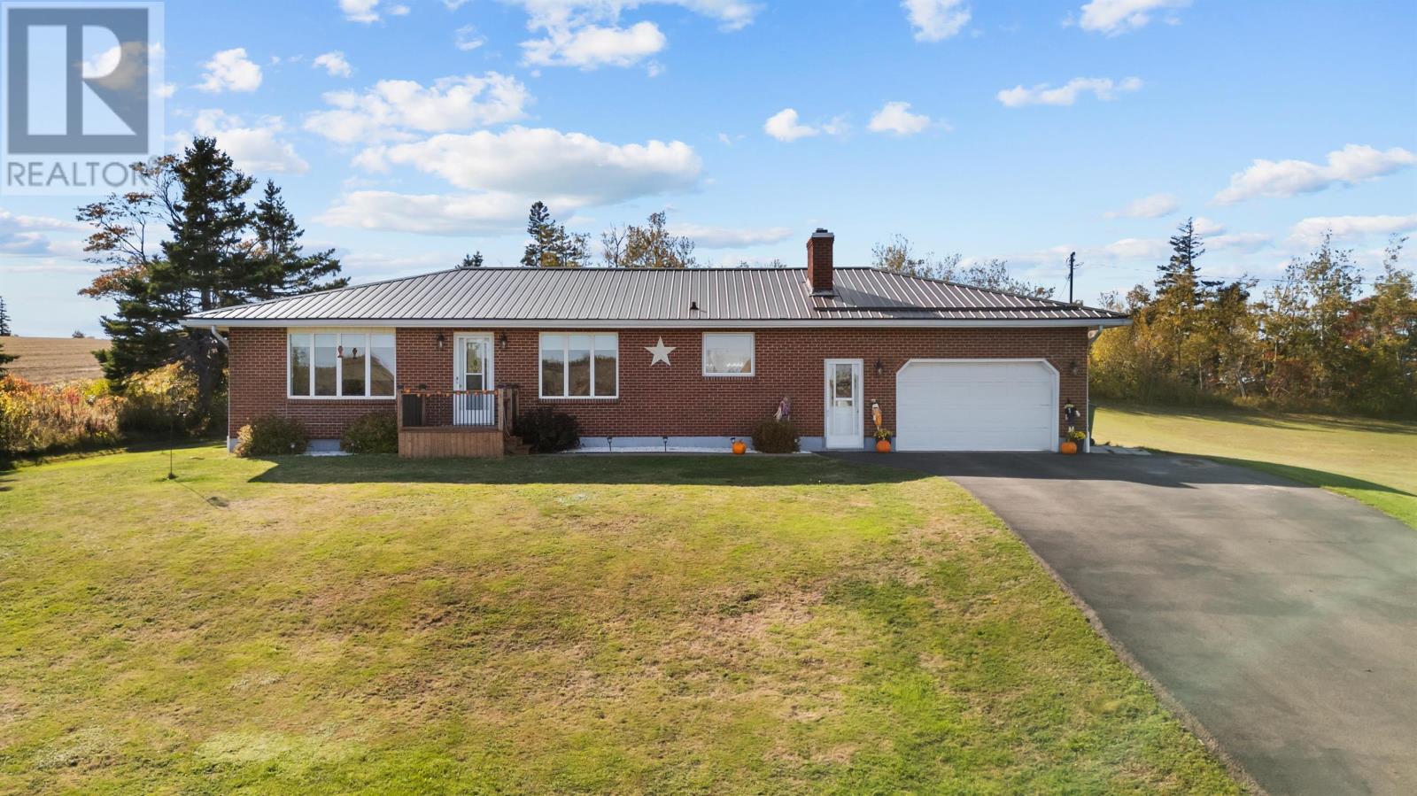 2389 Mackinnion Point Rd, Mount Stewart, PE C0A 1T0