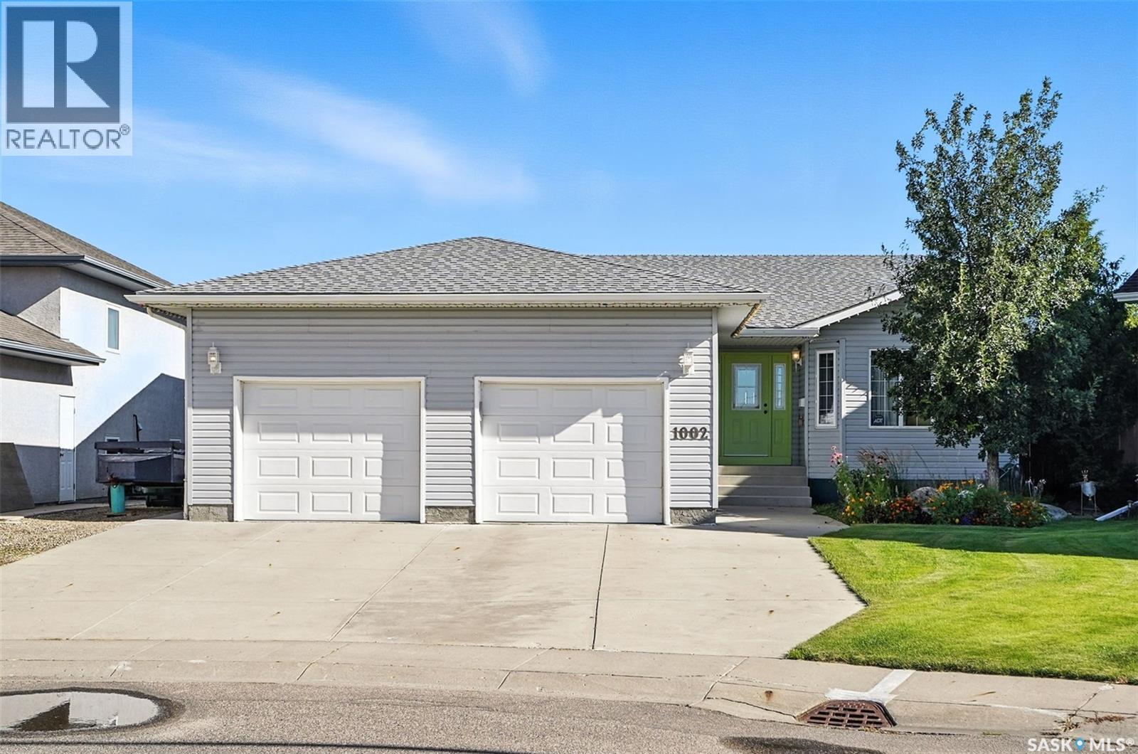 1002 Carr Cres, Saskatoon, SK S7S 1L9