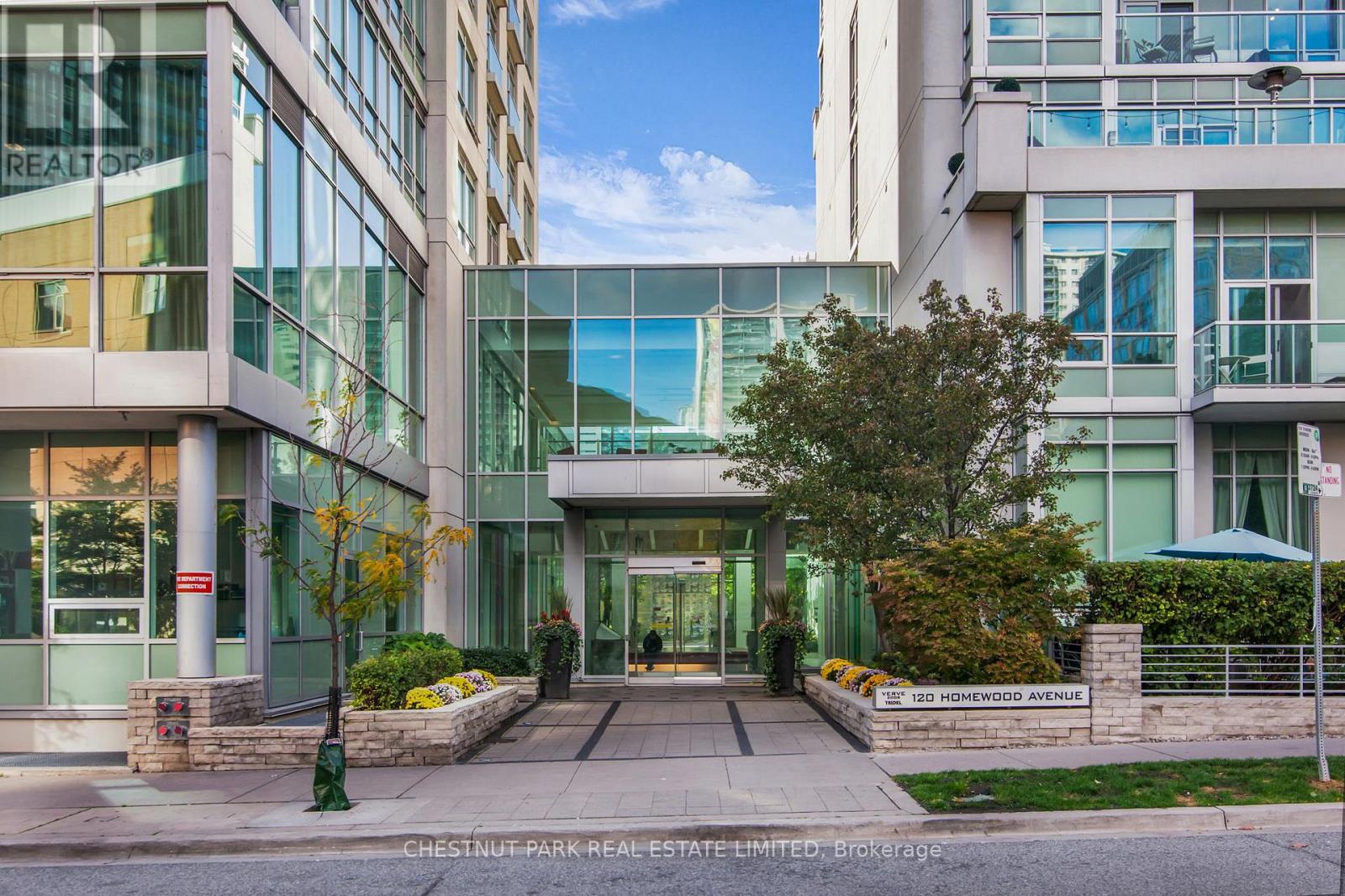 617 120 Homewood Ave, Toronto, ON M4Y 2J3