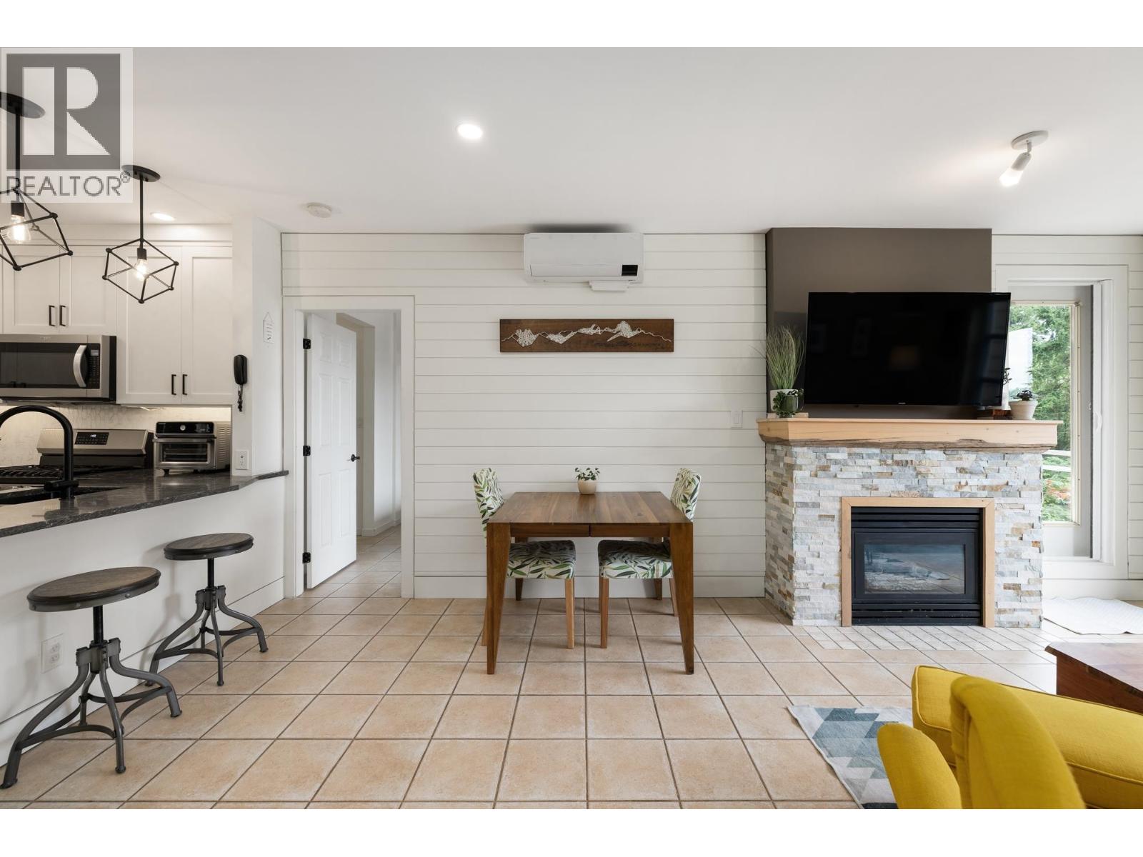 3629 Deercrest Drive Unit 219, North Vancouver, BC V7G 2S9