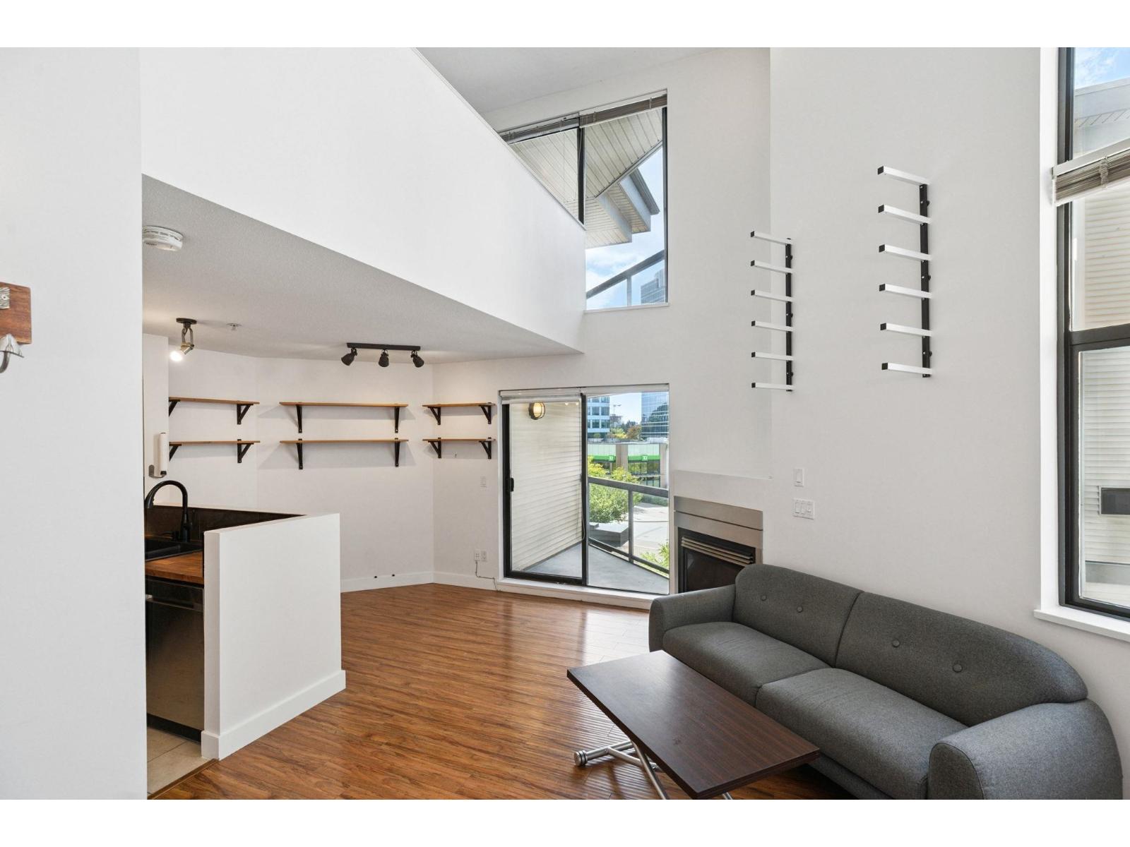 10866 City Parkway Unit 415, Surrey, BC V3T 5W9
