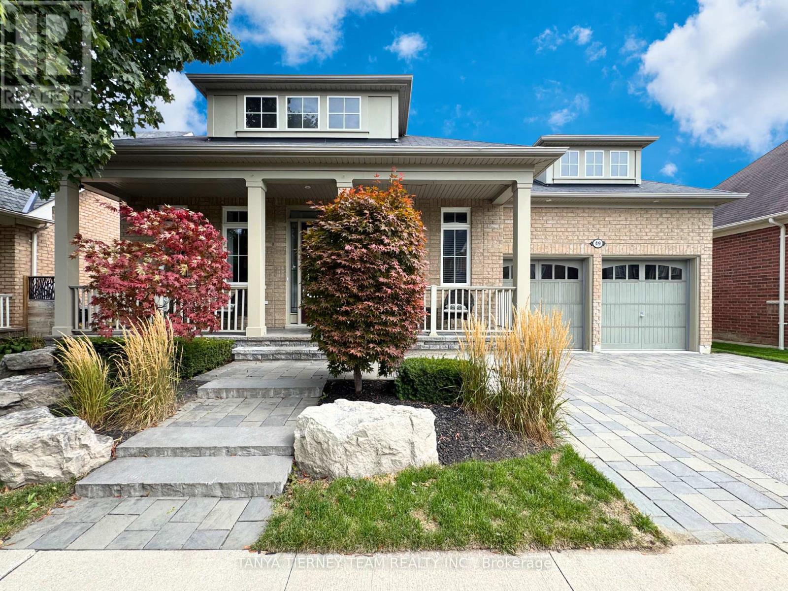 49 Montana Cres, Whitby, ON L1M 0G4