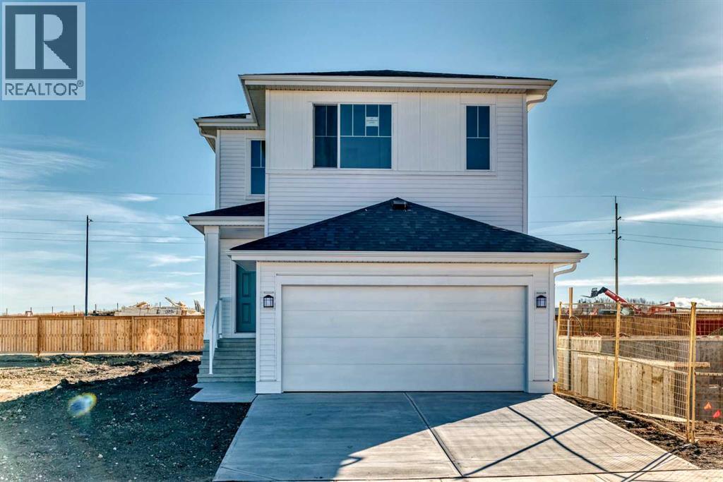 81 Southborough Sq, Cochrane, AB T4C 3J7
