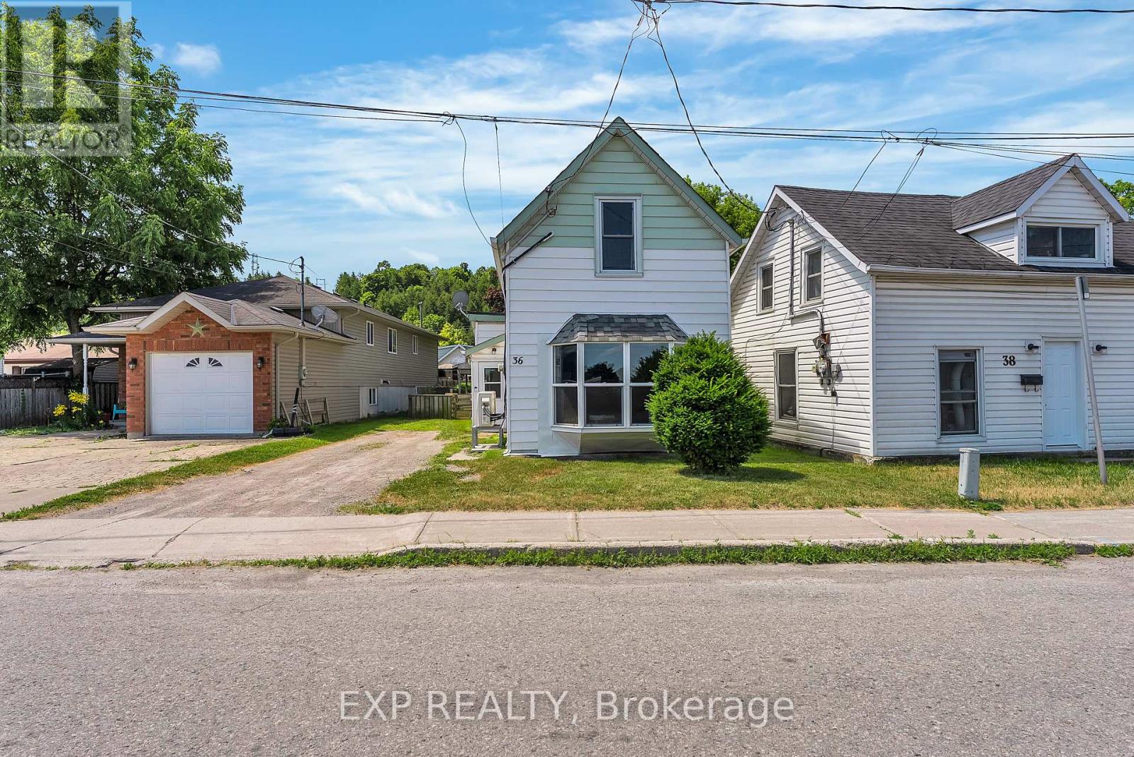 36 Stanley St, Quinte West, ON K8V 4V2