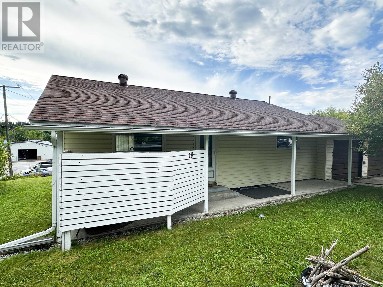 18 Kenora Rd, Red Lake, ON P0V 2M0