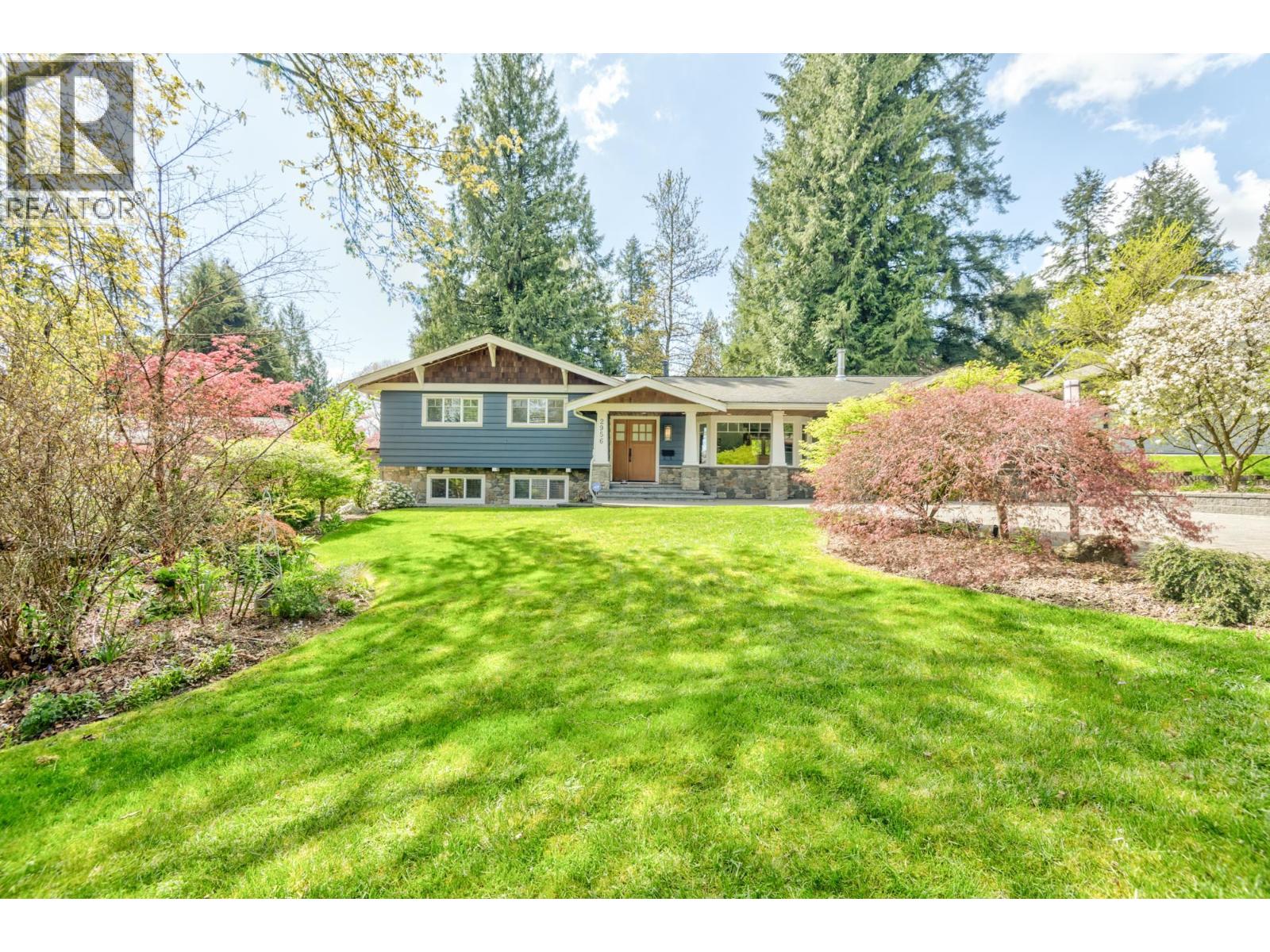 2956 Spuraway Ave, Coquitlam, BC V3C 2C8