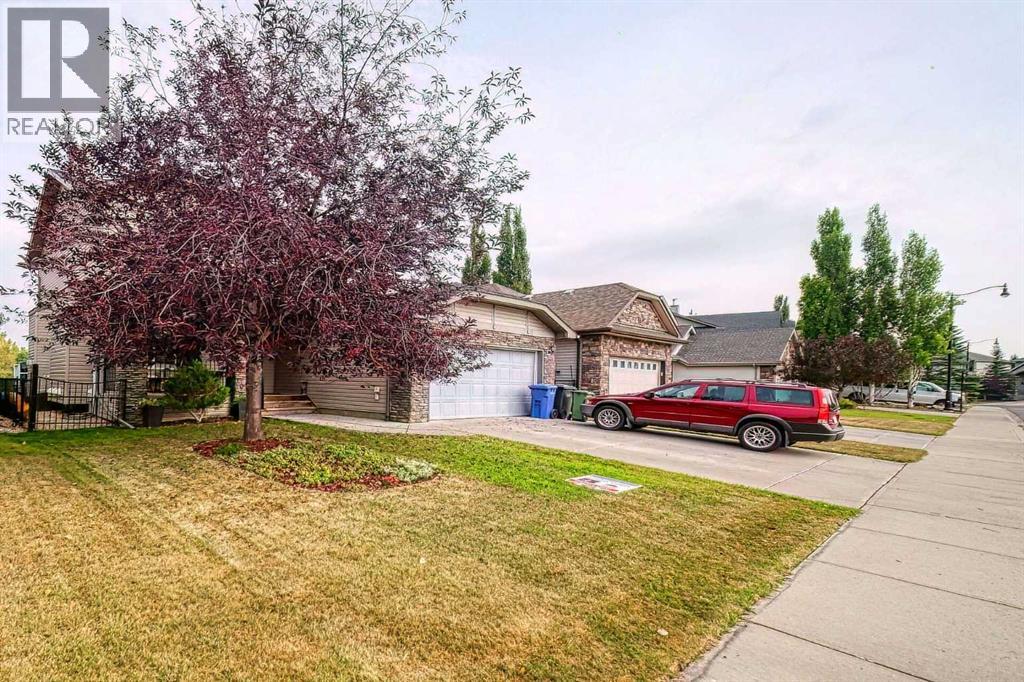 66 Crystal Green Dr, Okotoks, AB T1S 2N7