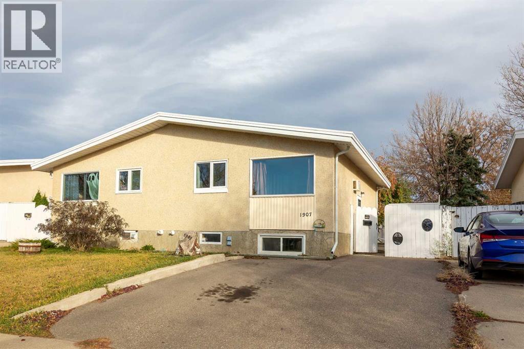 18 Street N Unit 1907, Lethbridge, AB T1H 4A8