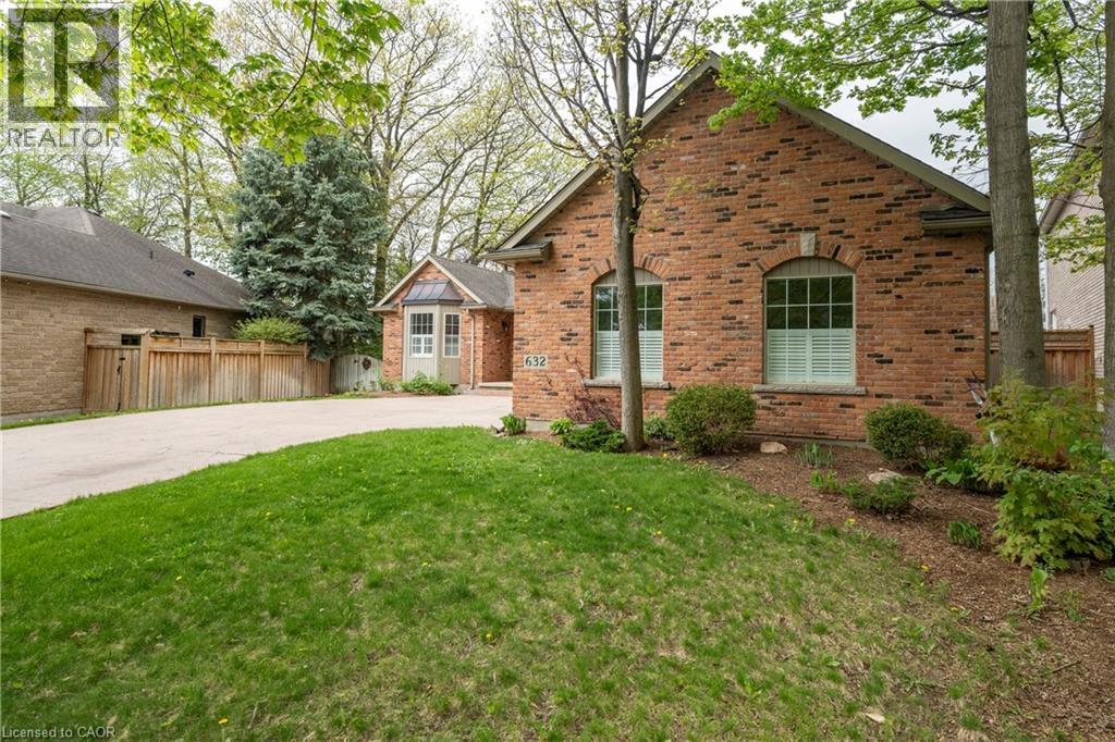 632 Bayhampton Cres, Waterloo, ON N2K 3N9
