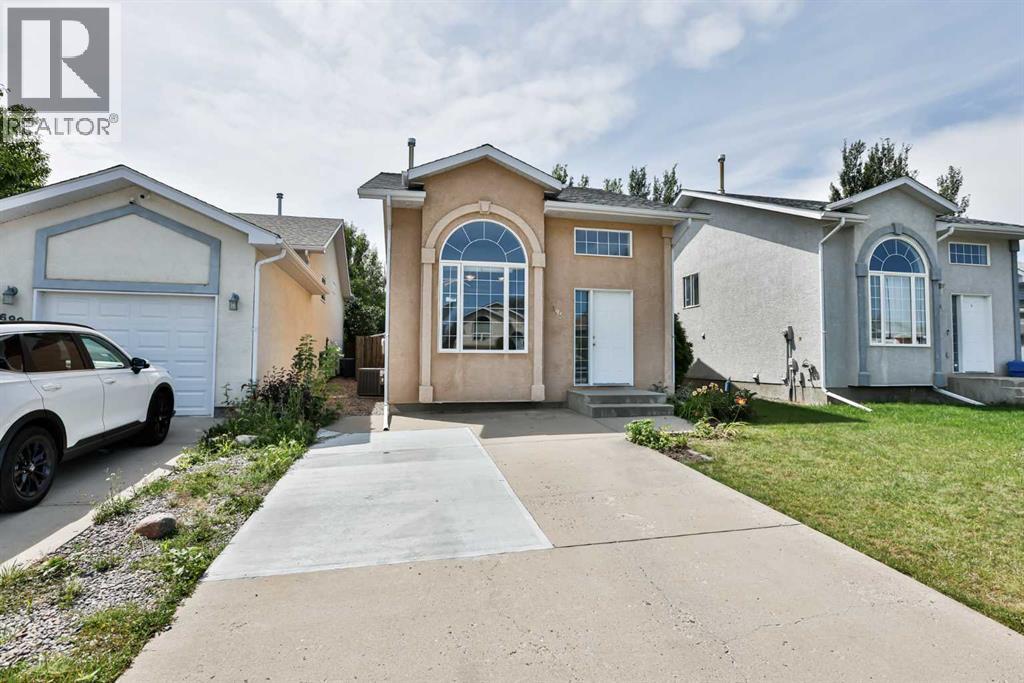 695 Red Crow Blvd W, Lethbridge, AB T1K 7N1