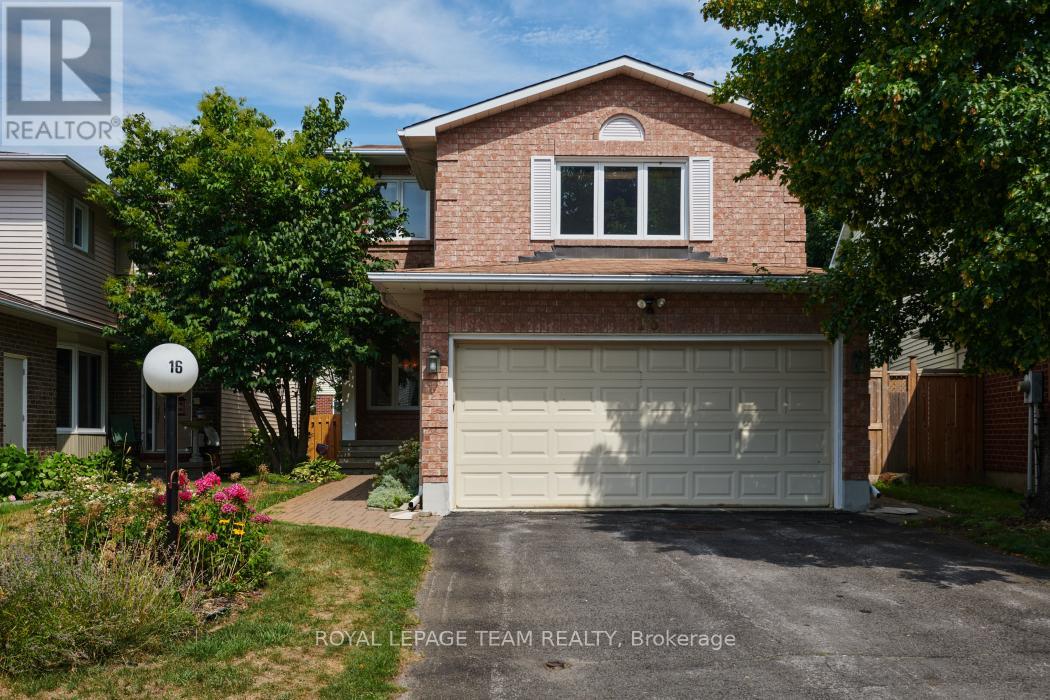 16 Chickasaw Cres, Ottawa, ON K2M 1M4