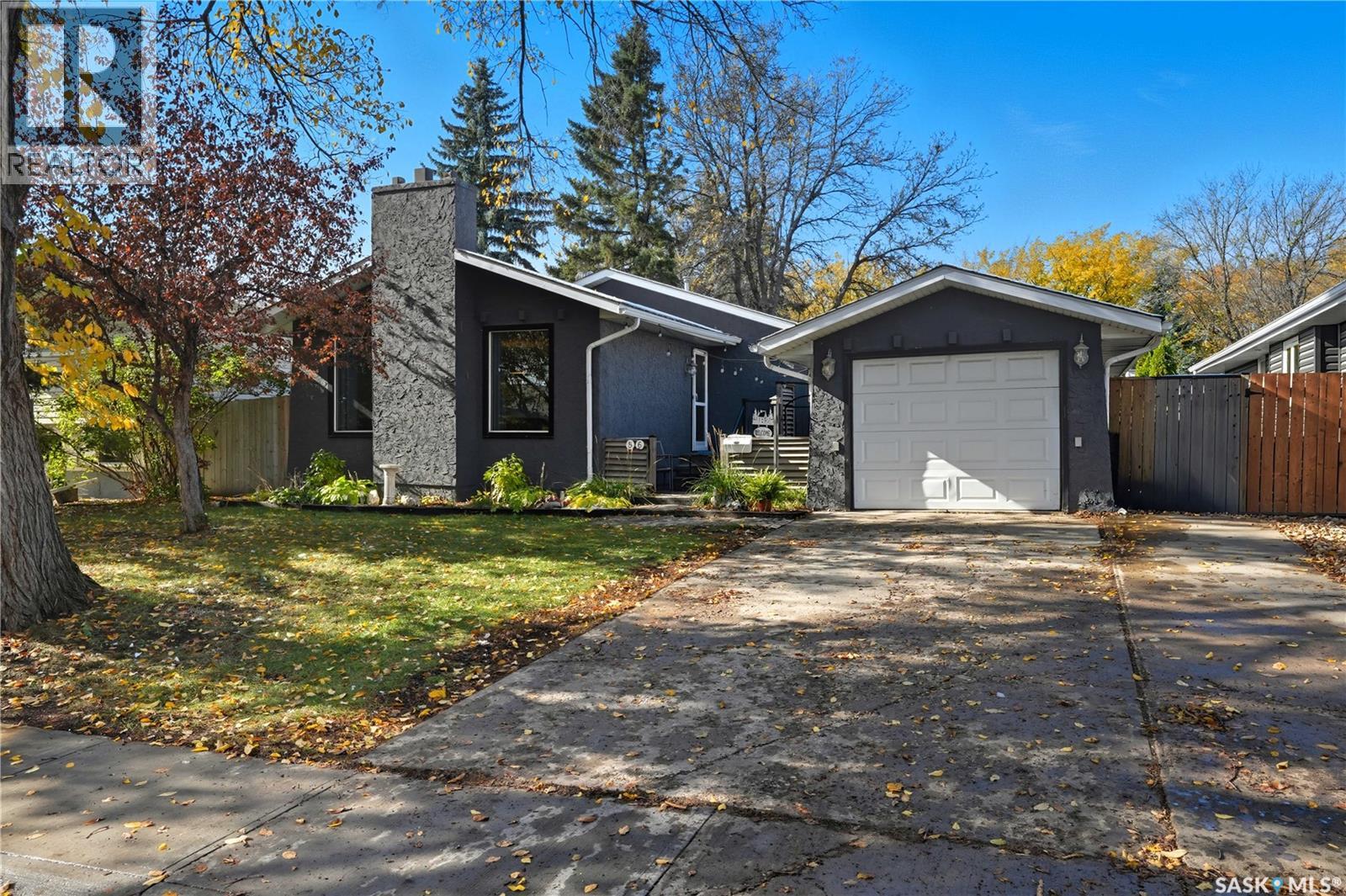 56 Jackson Bay, Regina, SK S4R 6T8