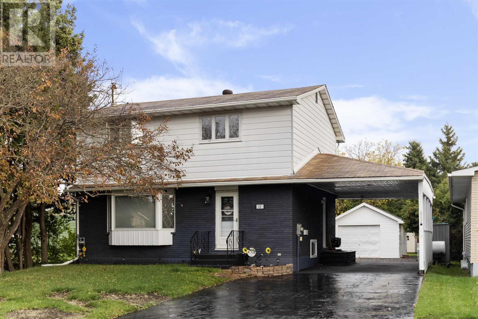 12 Lethbridge St, Sault Ste. Marie, ON P6C 3Y4