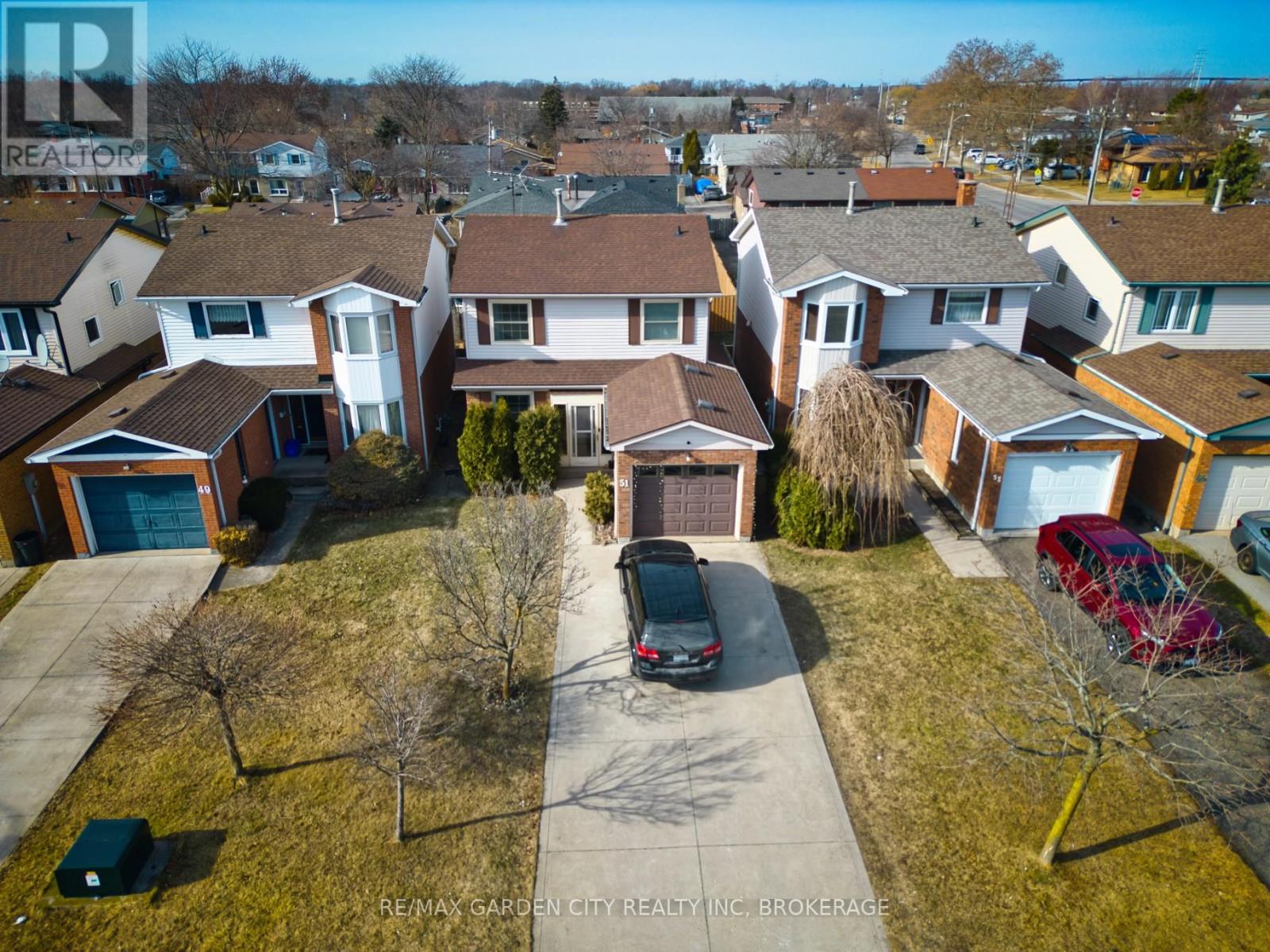 51 Dundee Dr, St. Catharines, ON L2P 3S9