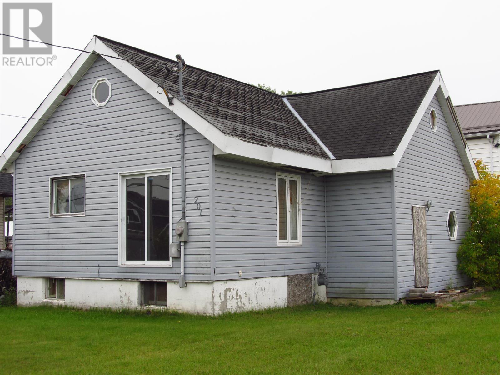 201 Fourth Ave SE, Greenstone, ON P0T 1M0
