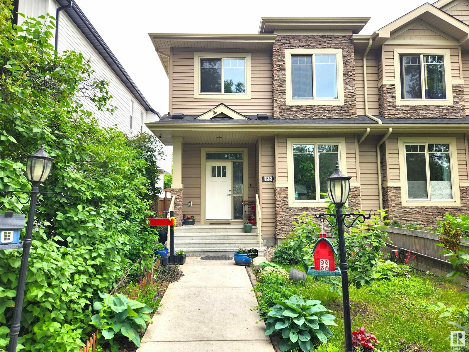 67 Av Nw Unit 10535, Edmonton, AB T6H 1Z4