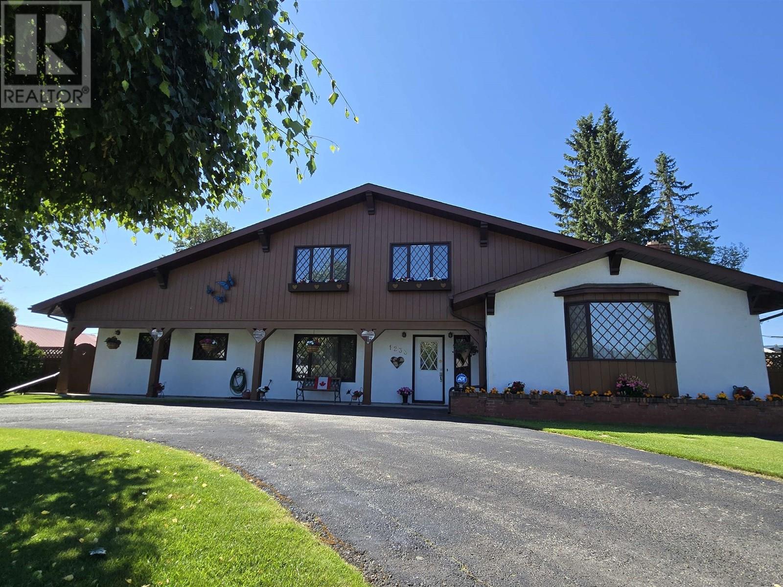 1233 4 Avenue, Valemount, BC V0E 2Z0