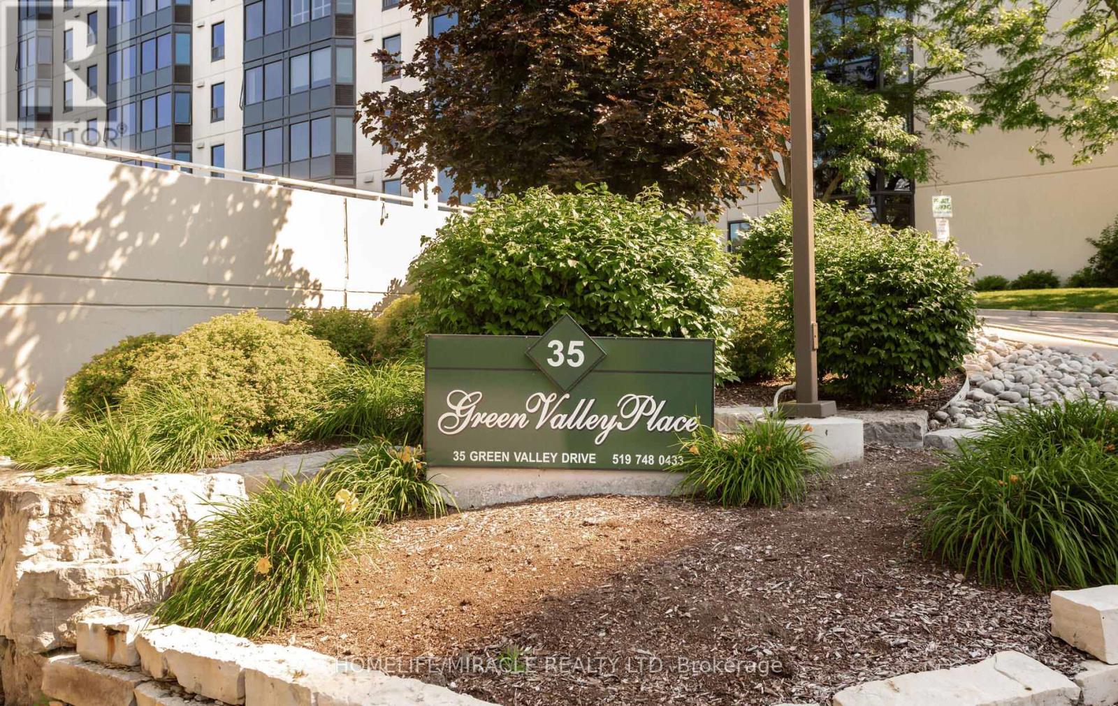 1705 35 Green Valley Dr, Kitchener, ON N2P 2A5