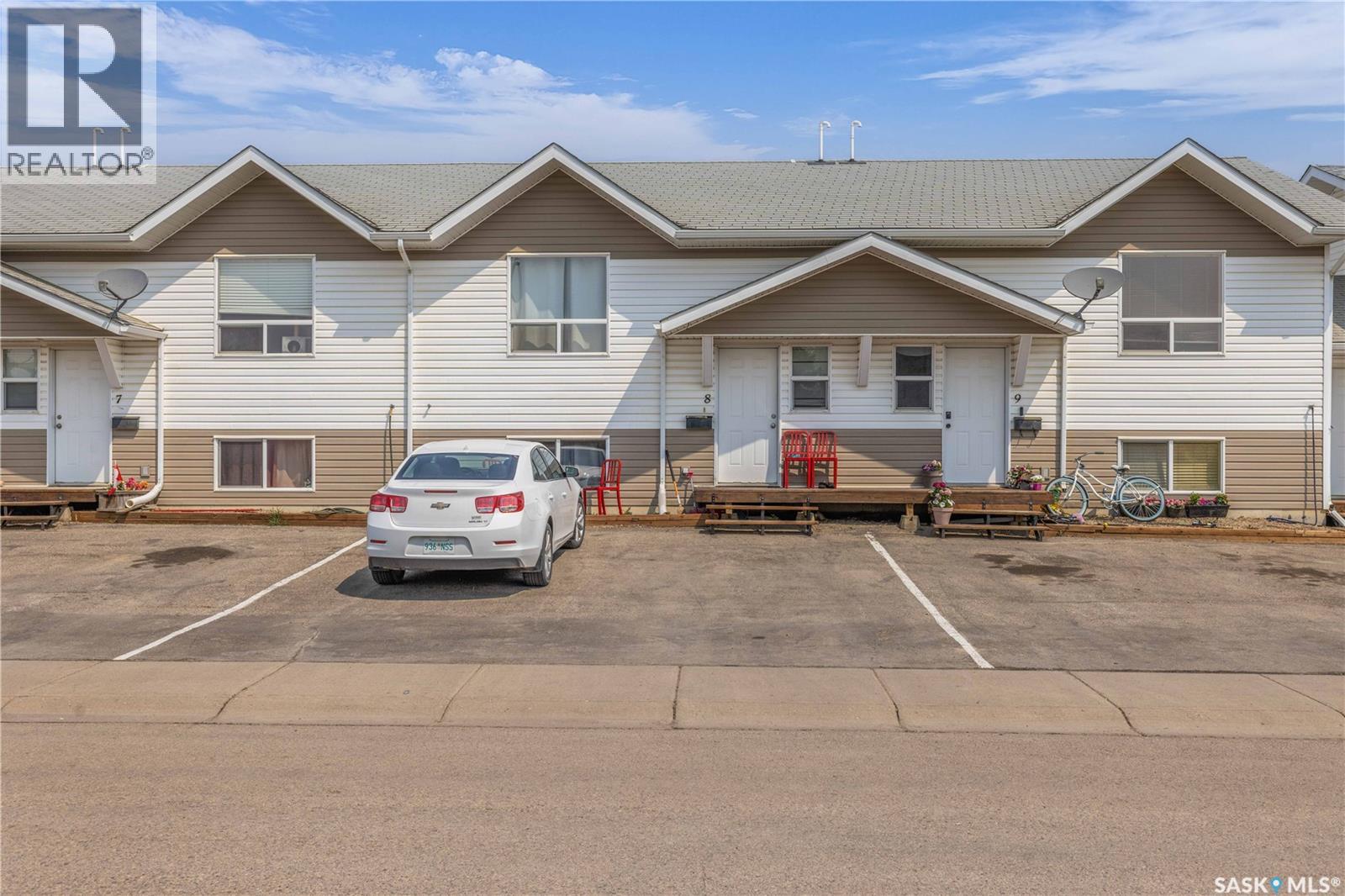 200 Hiebert Crescent Unit 8, Martensville, SK S0K 2T2