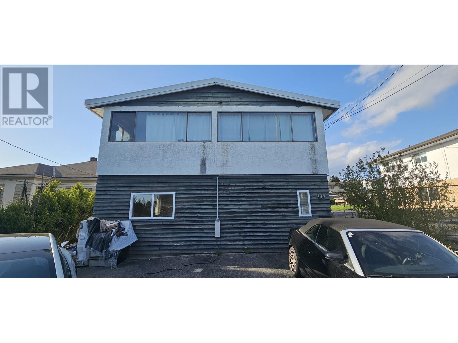 647 Gauthier Ave, Coquitlam, BC V3K 1R2
