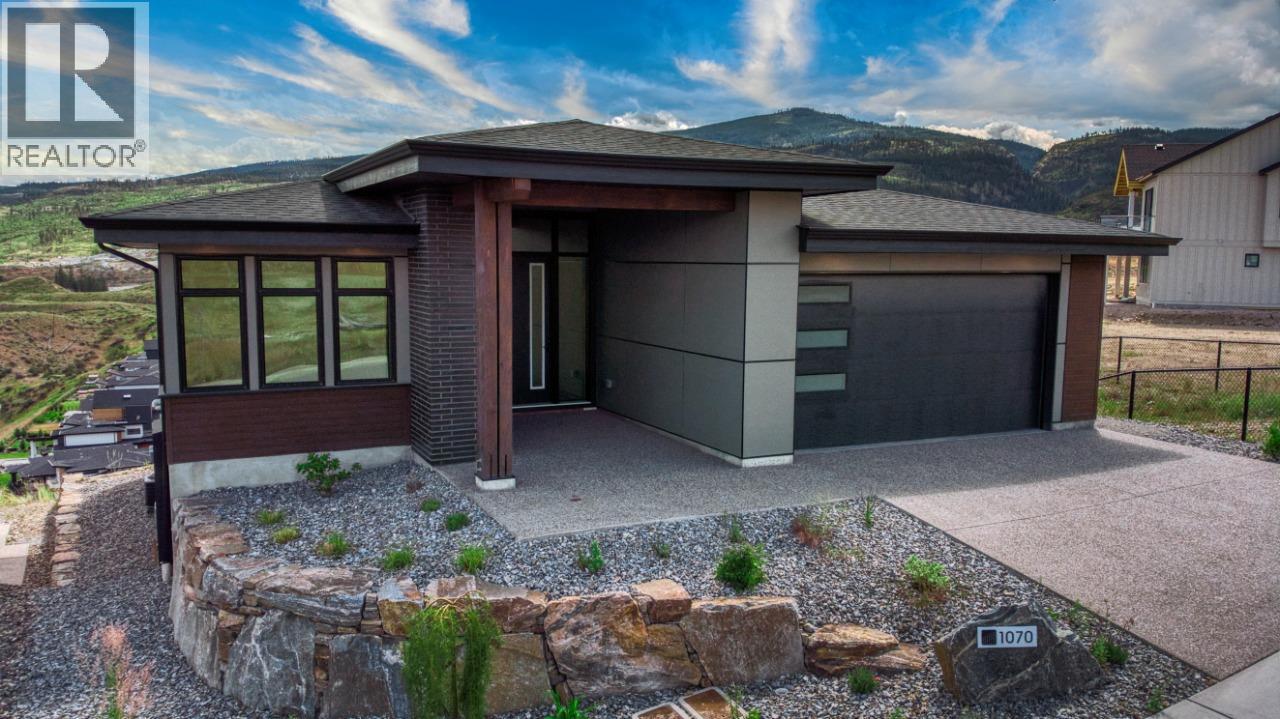 1070 Emslie St, Kelowna, BC V1W 0C3