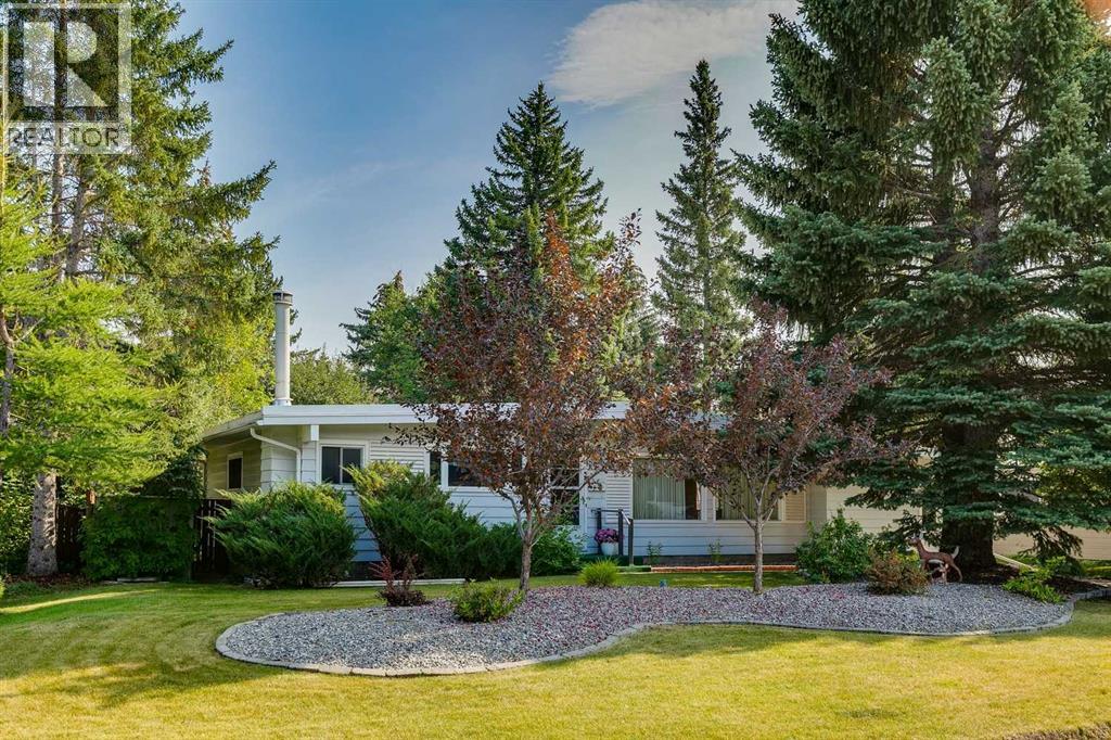 2031 Palisprior Rd SW, Calgary, AB T2V 3P2