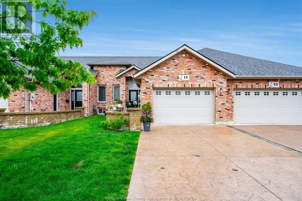 11 Babkirk Ln, Leamington, ON N8H 0A1