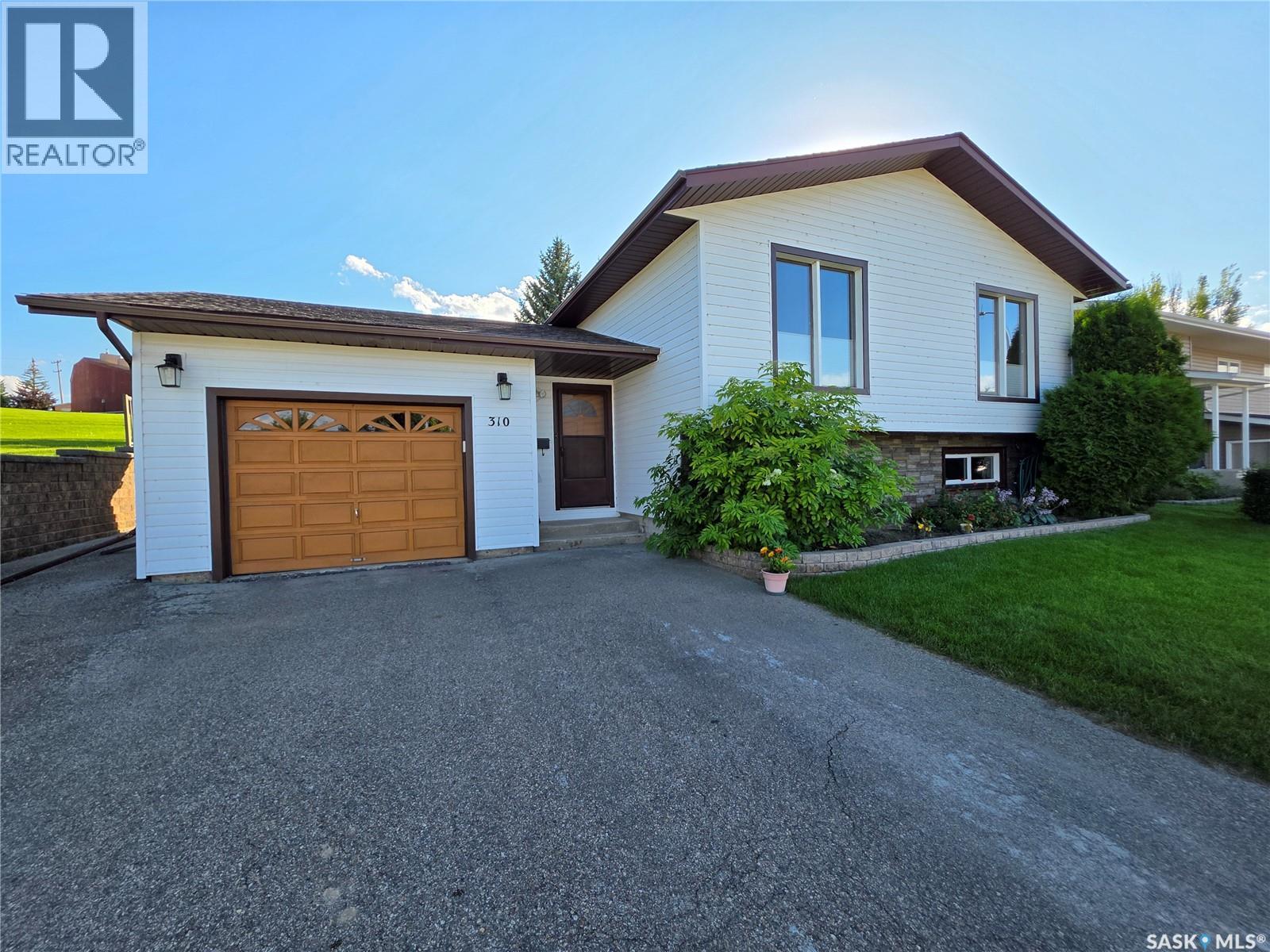 310 Aspen Dr, Swift Current, SK S9H 4T1