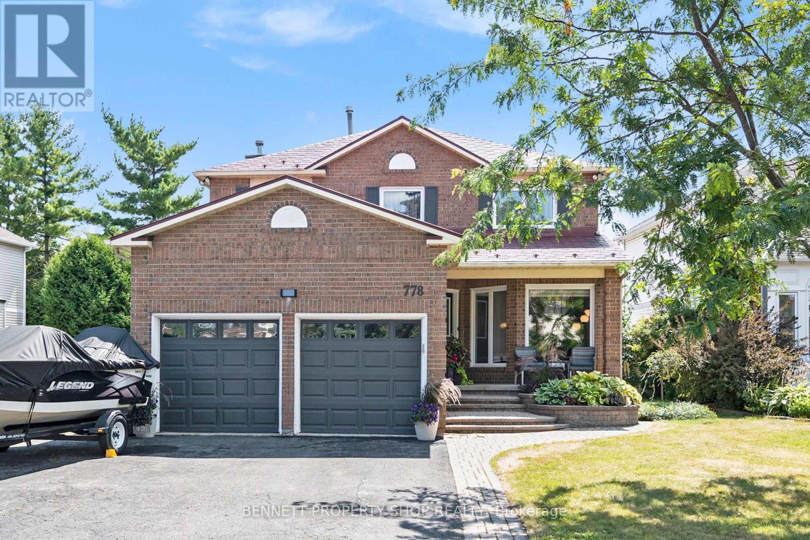778 Montcrest Dr, Ottawa, ON K4A 2M6