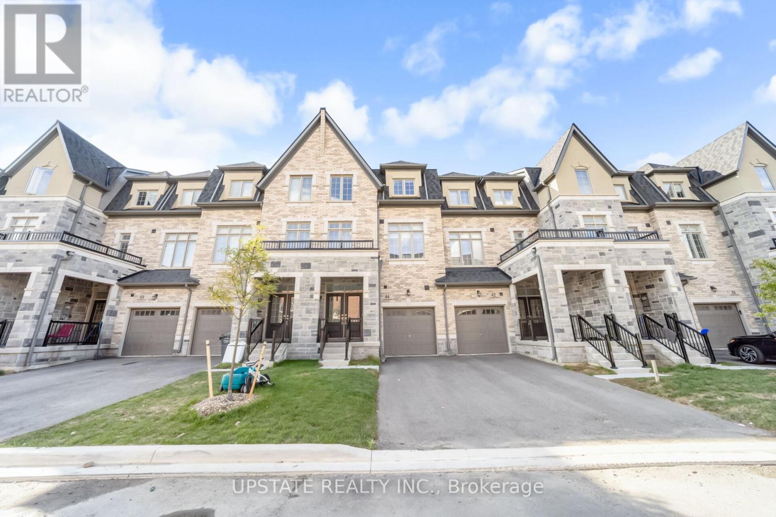 44 Foxsparrow Rd, Brampton Sandringham-wellington, ON L6R 4E1