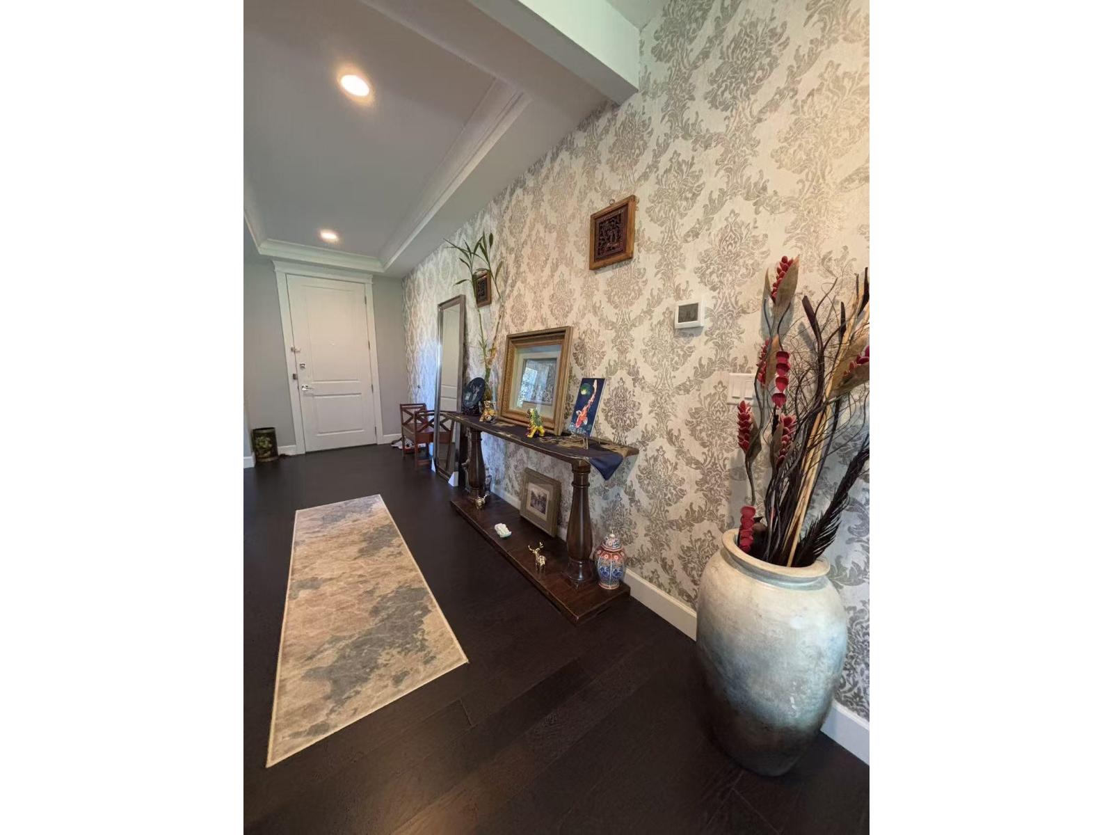26 Avenue Unit 16412 #b, Surrey, BC V3S 0E2