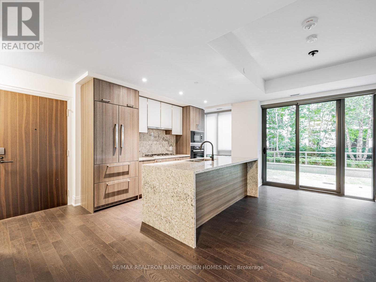 226 280 Howland Ave, Toronto, ON M5R 0C3