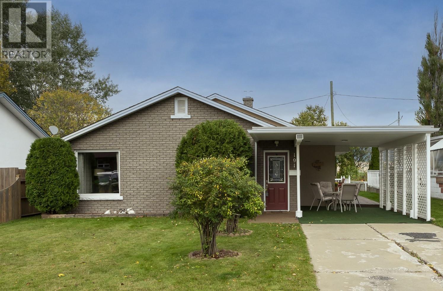 191 Rockwood Ave N, Thunder Bay, ON P7A 6A7