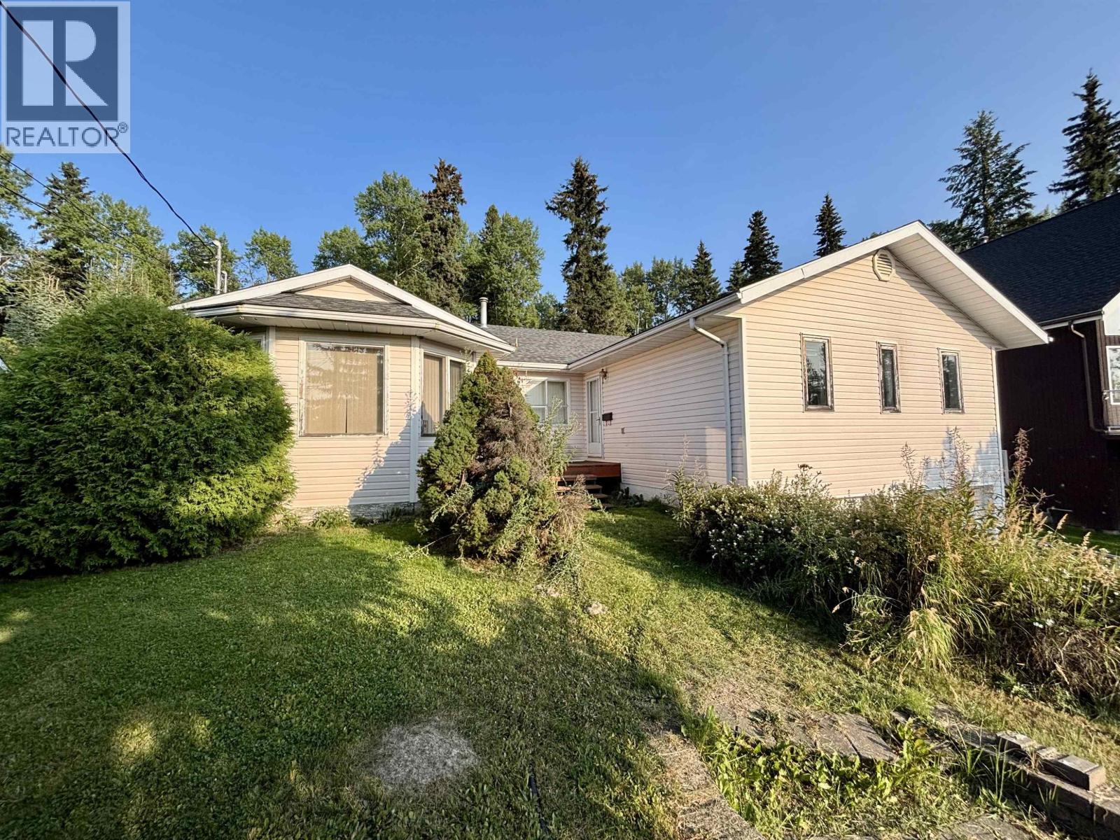 7788 Thompson Dr, Prince George, BC V2N 5N5