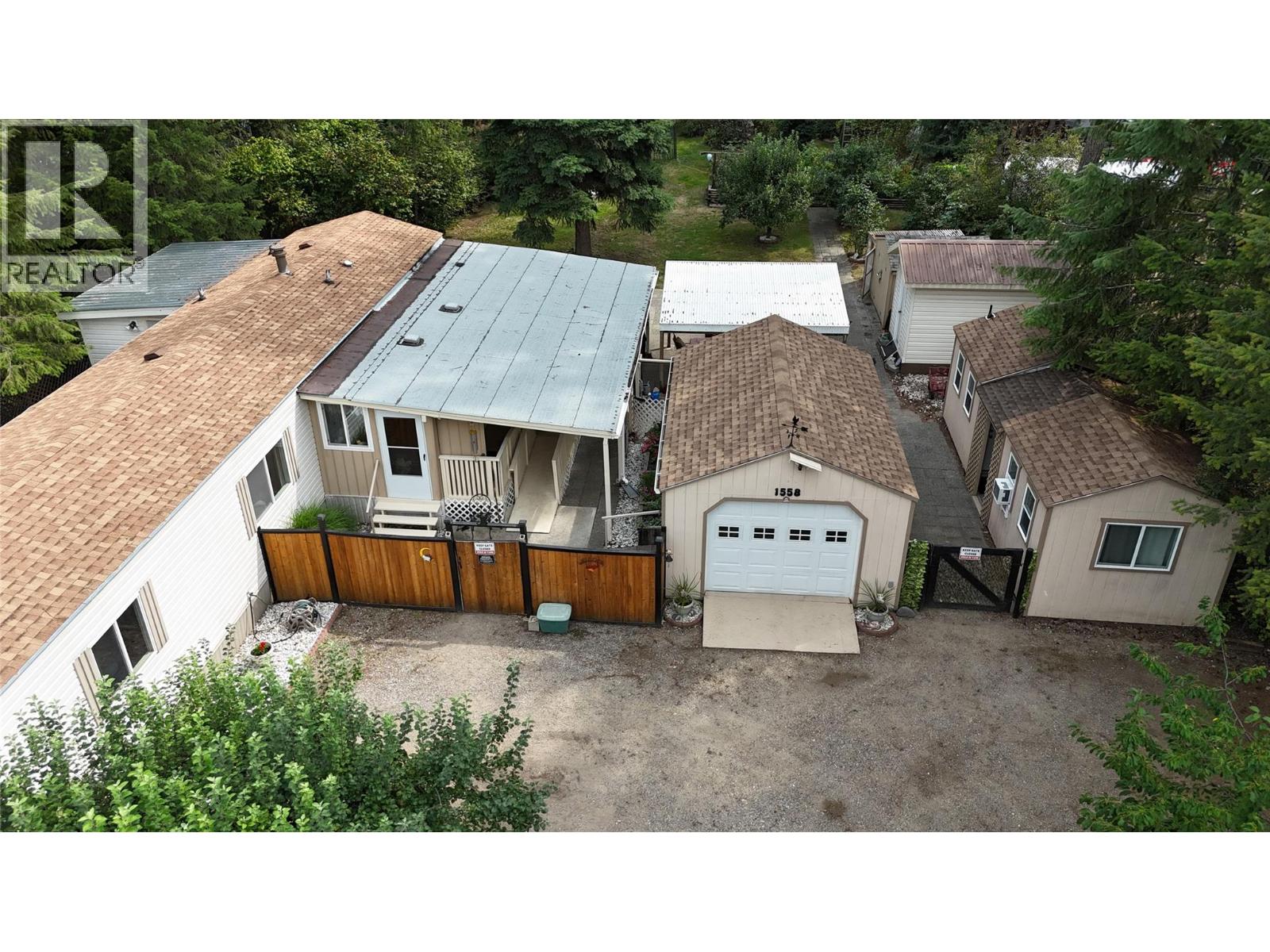 1558 Thompson Rd, Christina Lake, BC V0H 1E0