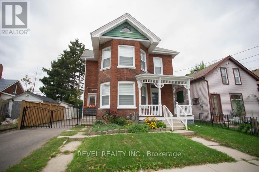 166 Brock St, Brantford, ON N3S 5W4