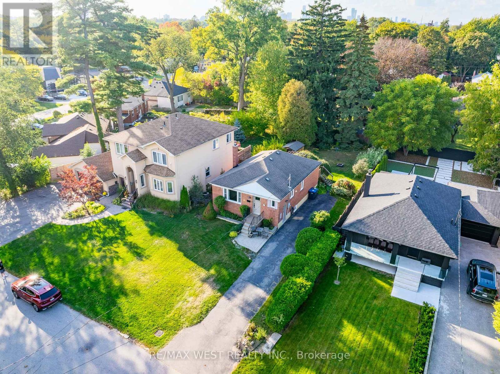 577 Drymen Cres, Mississauga, ON L5G 2N9