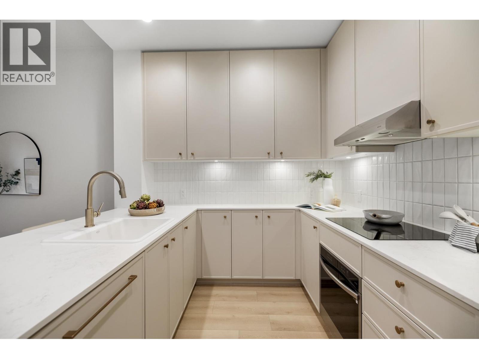 708 Edgar Avenue Unit 109, Coquitlam, BC V3K 2J4