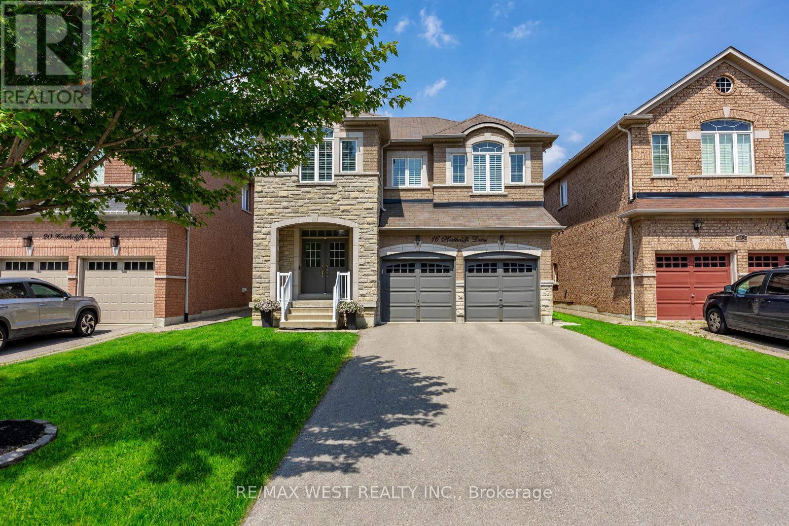 16 Heathcliffe Dr, Vaughan, ON L4H 0J9