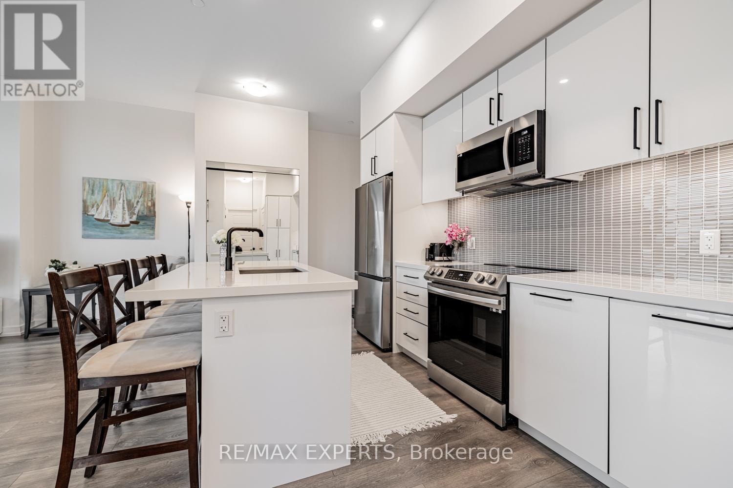 105 415 Sea Ray Ave, Innisfil, ON L9S 0R5