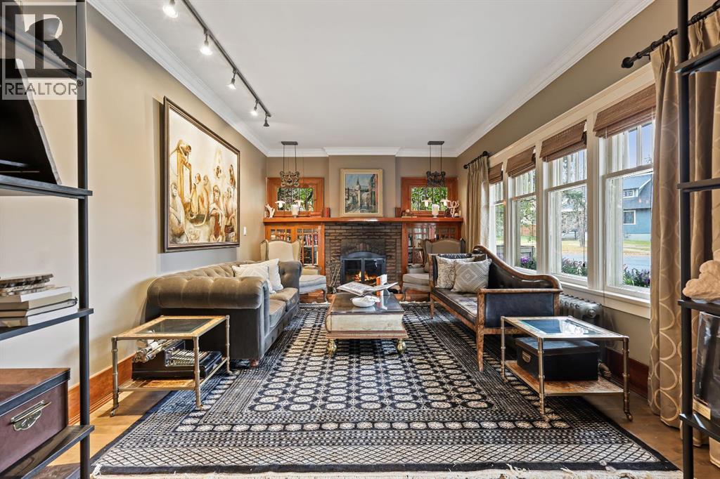 1314 Shelbourne St SW, Calgary, AB T3C 2K8