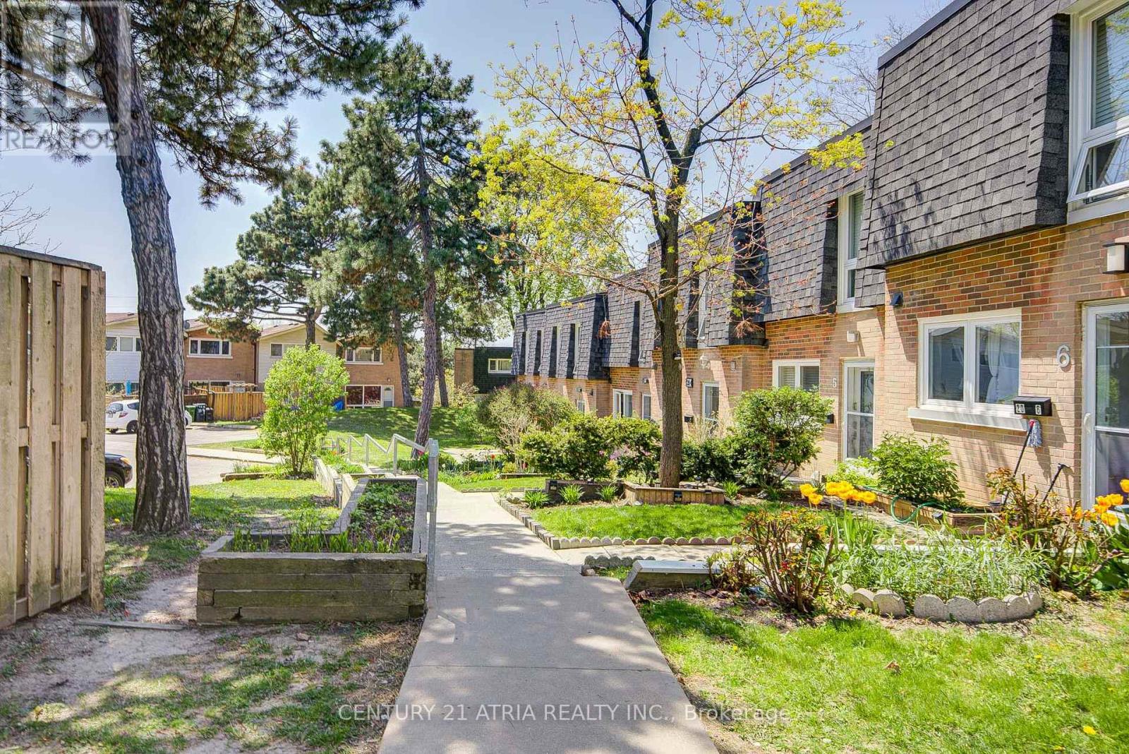 10 20 Grandravine Dr, Toronto, ON M3J 1B1