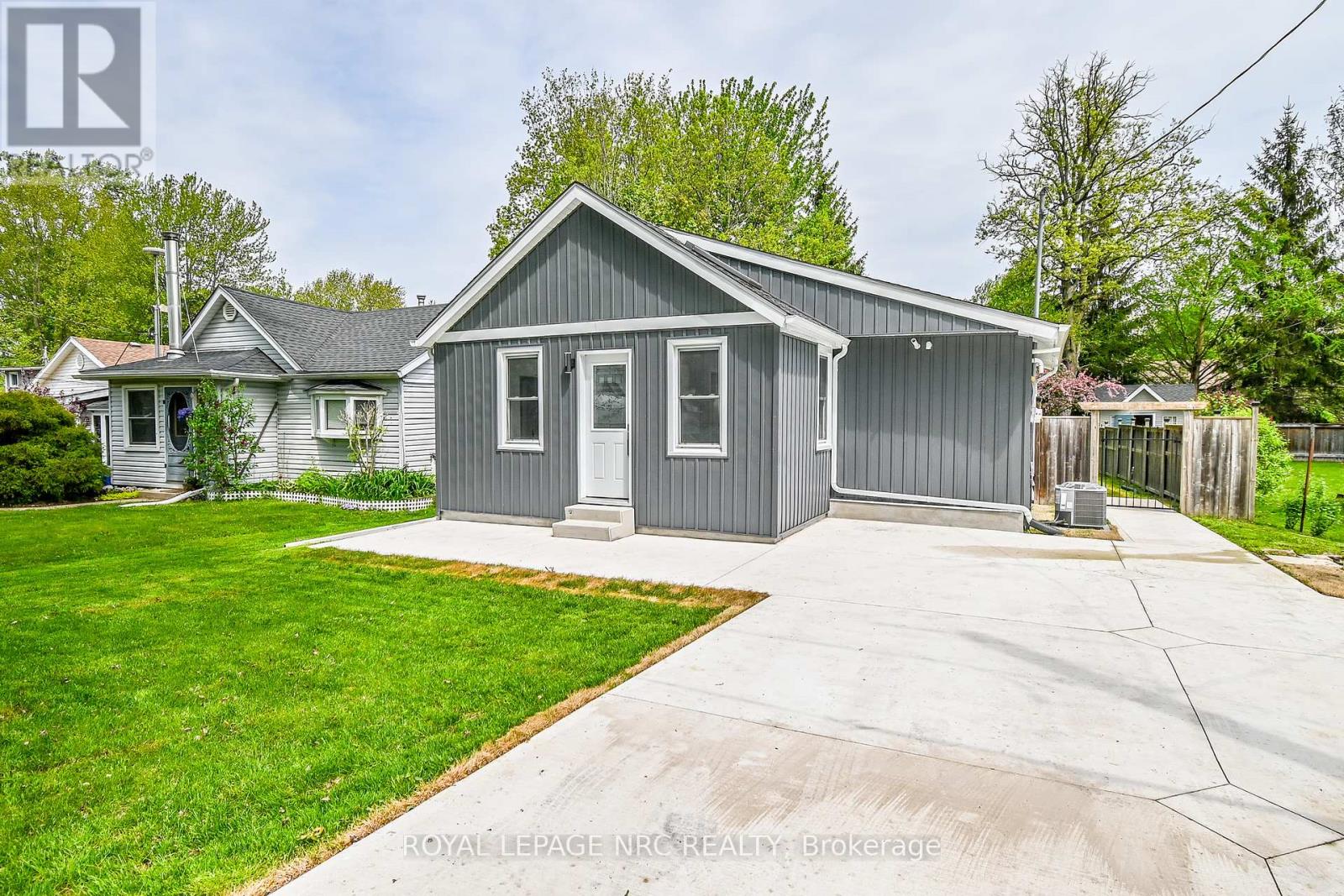 10556 Woodland Dr, Wainfleet, ON L3K 5V4