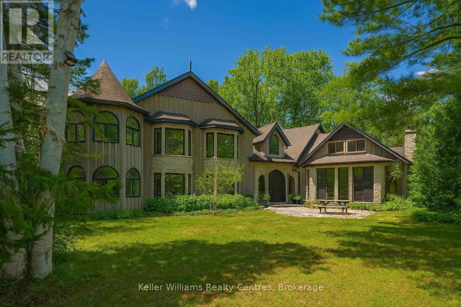 17 Thomas St, South Bruce Peninsula, ON N0H 2T0