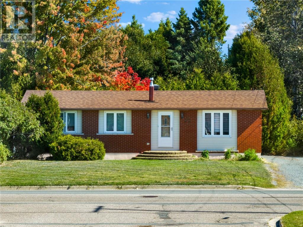 222 Edward Ave, Chelmsford, ON P0M 1L0